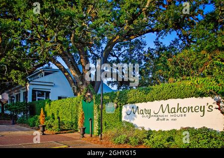 L'enseigne du Mary Mahoney's Old French House Restaurant est illustrée, le 5 septembre 2021, à Biloxi, Mississippi. Banque D'Images