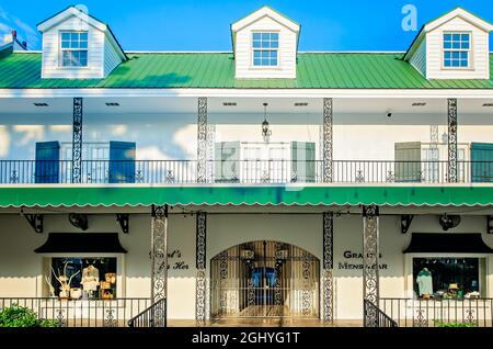 Les vêtements pour hommes et les subventions de Grant pour elle sont logés au Mary Mahoney's Old French House Restaurant, le 5 septembre 2021, à Biloxi, Mississippi. Banque D'Images