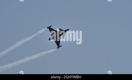 Maribor Slovénie 15 AOÛT 2021 avion de chasse militaire dans un ciel bleu. SAAB JAS-39 Gripen de la Hungarian Air Force Banque D'Images