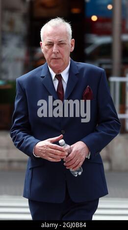 Photo du dossier datée du 23/05/17 de Michael Barrymore. Terry Lubbock, dont le fils Stuart, âgé de 31 ans, est décédé lors d'une fête à BarrymoreÕs, alors à Roydon, dans l'Essex, le 31 2001 mars, a remercié les témoins qui ont aidé la police au cours de la dernière série d'enquête en publiant un message de remerciement sur Twitter. Date de publication : le mercredi 8 septembre 2021. Banque D'Images