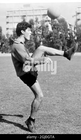 Footballeur international italien Enrico Omar Sivori 4 décembre 1961 Banque D'Images