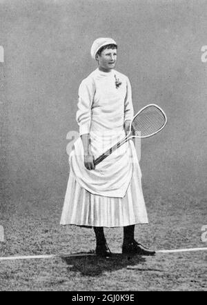 Mlle L. Dodd - Charlotte ''Lottie'' DoD (24 septembre 1871 - 27 juin 1960) est une athlète anglaise plus connue comme joueur de tennis. Elle a remporté cinq fois le championnat de célibataires féminin de Wimbledon, le premier quand elle n'avait que quinze ans, à l'été 1887. Elle reste la plus jeune femme championne des célibataires, ©TopFoto Banque D'Images