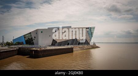 Le Deep Aquarium, au confluent de la rivière Hull et de l'estuaire de Humber, Kingston upon Hull, East Yorkshire, Royaume-Uni Banque D'Images