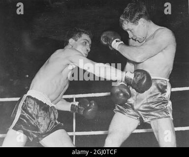 DAVE CHARNLEY V SAUVEUR BENAMOU MATCH DE BOXE 24 FÉVRIER 1960 Banque D'Images