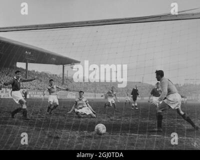 QUEEN OF THE SOUTH V PARTICK THISTLE FOOTBALL MATCH 28 FÉVRIER 1960 Banque D'Images