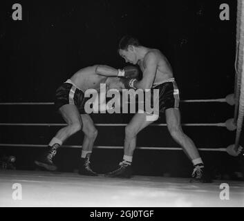 MARIO VECCHIATTO V DAVE CHARNLEY BOXE MATCH 29 MARS 1960 Banque D'Images