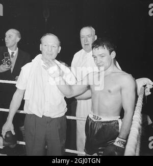 MARIO VECCHIATTO V DAVE CHARNLEY BOXE MATCH 29 MARS 1960 Banque D'Images