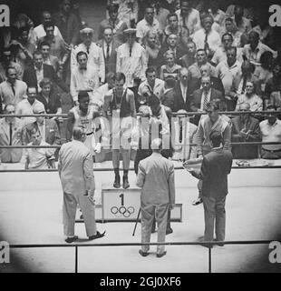 JEU OLYMPIQUE DE BOXE POIDS-LOURD NEMECK SUR PODIUM OR 6 SEPTEMBRE 1960 Banque D'Images