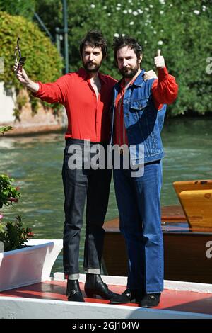 Venise, Italie. 08 septembre 2021. 78e Festival du film de Venise 2021, giorno 8 - i gemelli Fabio e Damiano d'Innocenzo crédit: Agence de photo indépendante/Alamy Live News Banque D'Images