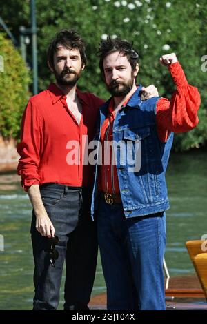 Venise, Italie. 08 septembre 2021. 78e Festival du film de Venise 2021, giorno 8 - i gemelli Fabio e Damiano d'Innocenzo crédit: Agence de photo indépendante/Alamy Live News Banque D'Images