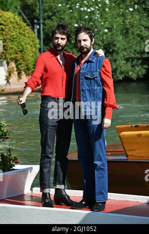 Venise, Italie. 08 septembre 2021. 78e Festival du film de Venise 2021, giorno 8 - i gemelli Fabio e Damiano d'Innocenzo crédit: Agence de photo indépendante/Alamy Live News Banque D'Images