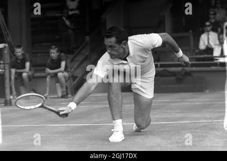 TENNIS COUPE DAVIS ZONE EUROPÉENNE MIKE SANGSTER EN ACTION À LONDRES ; 1ER AOÛT 1963 Banque D'Images