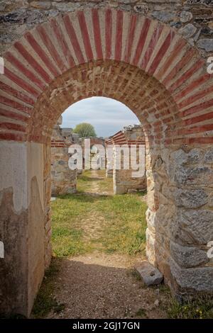 Grèce, Philippi. Arches dans les ruines antiques de la ville. Crédit : Dennis Flaherty / Jaynes Gallery / DanitaDelimont.com Banque D'Images