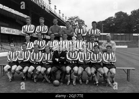 PHOTO DE L'ÉQUIPE DES FOOTBALLEURS DU SOUTHAMPTON FOOTBALL CLUB FC ; 23 AOÛT 1963 Banque D'Images