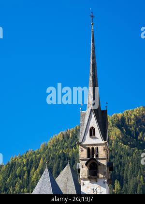 Église San Vigilio. Moena dans la vallée du Val di Fassa dans les Dolomites. Italie. Banque D'Images