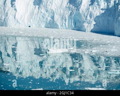 Glacier Eqip au Groenland, territoire danois. Banque D'Images