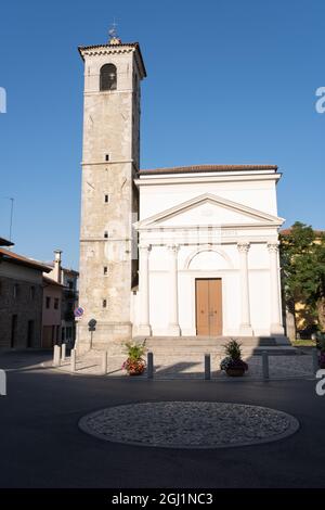 Cividale del Friuli (Udine), Italie - Italie du Nord la vie dans le centre de la cité médiévale de lombard. Promenade dans les rues étroites et les murs Banque D'Images