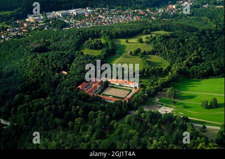 Géographie / voyage, walbrzych, pologne, château de Ksiaz, zamek Ksiaz, Ksiaz, Polska, Pologne, Slask dolny, silésie inférieure, aero, air, saison, paysage, his Banque D'Images