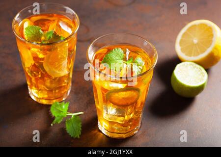 Plateau de glace au citron et menthe Banque D'Images