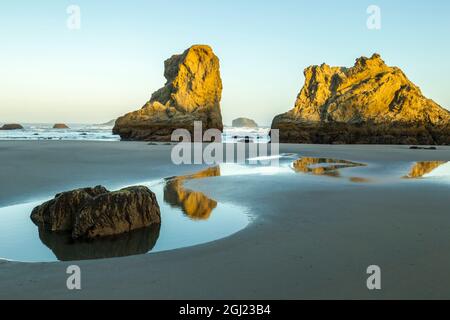 Etats-Unis, Oregon, Bandon Beach, lever du soleil, marée basse Banque D'Images