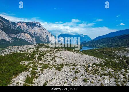 Mavic Air 2S drone ariel photographies de la chute de Marocche di Dro, Trento, Italian Lakes, Italie Banque D'Images