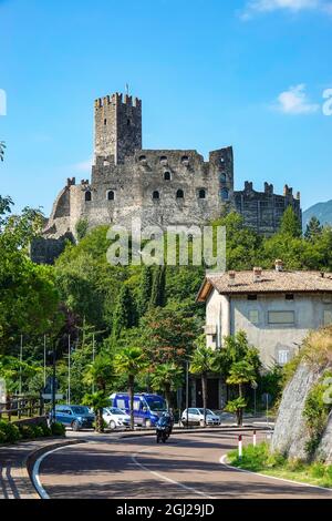 Le Castillo di Drena, le château de Drena, Trento, les lacs italiens, Italie Banque D'Images