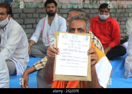 New Delhi, Inde, 08 septembre 2021. Les agriculteurs de 'Bhartiya Kisan Sangh' tiennent une manifestation de paix à Jantar Matar à New Delhi, Inde, le mercredi 08 septembre 2021. Les agriculteurs demandent un prix de soutien minimum révisé (MSP) pour les cultures basé sur les dépenses des agriculteurs de chaque État. Ils ont dit que les dépenses des agriculteurs de chaque État sont différentes, mais que le prix de soutien minimum «SP» devrait être différent. Photo d'Akash Anshuman/ABACAPRESS.COM Banque D'Images