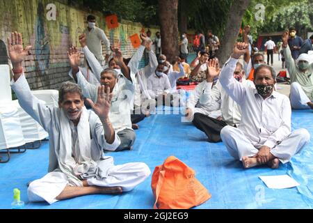 New Delhi, Inde, 08 septembre 2021. Les agriculteurs de 'Bhartiya Kisan Sangh' tiennent une manifestation de paix à Jantar Matar à New Delhi, Inde, le mercredi 08 septembre 2021. Les agriculteurs demandent un prix de soutien minimum révisé (MSP) pour les cultures basé sur les dépenses des agriculteurs de chaque État. Ils ont dit que les dépenses des agriculteurs de chaque État sont différentes, mais que le prix de soutien minimum «SP» devrait être différent. Photo d'Akash Anshuman/ABACAPRESS.COM Banque D'Images