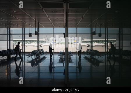 06.06.2016, Munich, Bavière, Allemagne, Europe - les voyageurs aériens attendent dans la zone passagers du terminal 2 de Lufthansa à l'aéroport de Munich. Banque D'Images