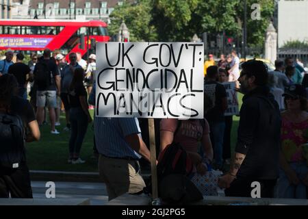 2021-09-08 Parliament Square, Londres, Royaume-Uni. Protestation anti-vaxx, anti-vaccinepassport dire non à un vaccin obligatoire, passeport vaccinal, tyrannie. Crédit : Picture Capital/Alamy Live News Banque D'Images