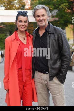 Munich, Allemagne. 08 septembre 2021. Les acteurs Nicola Tiggeler et Timothy Peach assistent à l'avant-première de la pièce 'A Kiss - Antonio Ligabue' au Hoftheater de Munich. Credit: Angelika Warmuth/dpa/Alamy Live News Banque D'Images