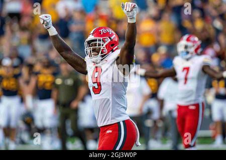 Maryland Terrapins Tight End Chigoziem Okonkwo (9) réagit après le match de football universitaire NCAA entre la Virginie occidentale et le Maryland le samedi 4 septembre 2021 au Capital One Field au Maryland Stadium à College Park, MD. Jacob Kupferman/CSM Banque D'Images