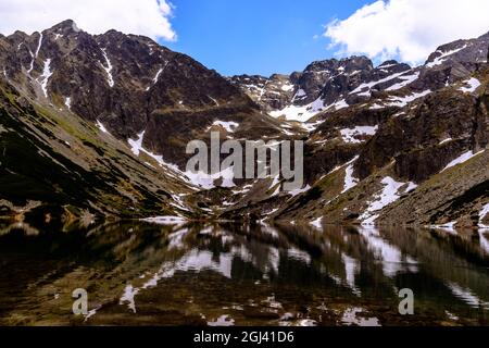 Tatra montagne Black Gasienicowy Pond Banque D'Images