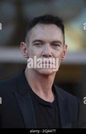 Venise, Italie. 8 septembre 2021. Jonathan Rhys Meyers participe à la première de Freaks Out dans le cadre du 78e Festival International du film de Venise, à Venise, Italie, le 08 septembre 2021. Photo d'Aurore Marechal/ABACAPRESS.COM crédit: Abaca Press/Alay Live News Banque D'Images