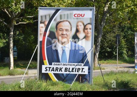 Affiches électorales de la CDU à Nahmitzer Damm à Marienfelde, Berlin, Allemagne - 8 septembre 2021. Banque D'Images