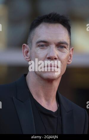 Jonathan Rhys Meyers participe à la première de Freaks Out dans le cadre du 78e Festival International du film de Venise, à Venise, Italie, le 08 septembre 2021. Photo de Paolo Cotello/imageSPACE/MediaPunch Banque D'Images