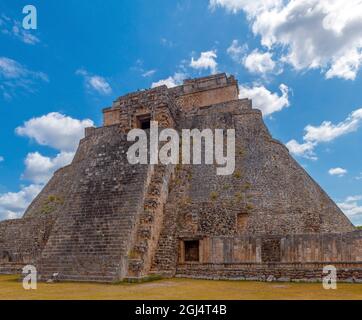 Pyramide maya Magicien, Uxmal, Yucatan, Mexique. Banque D'Images