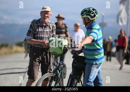 Schierke Allemagne 08 Septembre 21 Le Randonneur De Disques Benno Schmidt Aussi Connu Sous Le Nom De Brocken Benno Est Venu Tres Pres De Son But De 9000 Ascensions Du Brocken Dans L Annee Schierke Allemagne 08 Septembre 21 Le Randonneur De Disques Benno Schmidt Aussi Connu Sous Le Nom De Brocken Benno Est Venu Tres Pres De Son But De 9000 Ascensions Du Brocken Dans L Annee