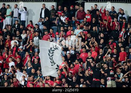 Elbasan, Albanie. 08 septembre 2021. Supporters albanais lors de la coupe du monde de la Fifa qualificatifs, Qatar 2022, match de football entre les équipes nationales d'Albanie et de Saint-Marin le 08 septembre 2021 à l'Elbasan Arena - Albanie - photo Nderim Kaceli Credit: Independent photo Agency/Alay Live News Banque D'Images