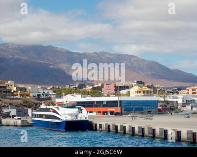 Île de Santo Antao, terminal de ferry de la capitale Porto Novo, Cap-Vert. (Usage éditorial uniquement) Banque D'Images