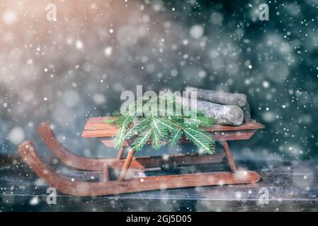 Traîneau pour cadeaux de noël. Belle idée pour le décoratoin de noël. Banque D'Images