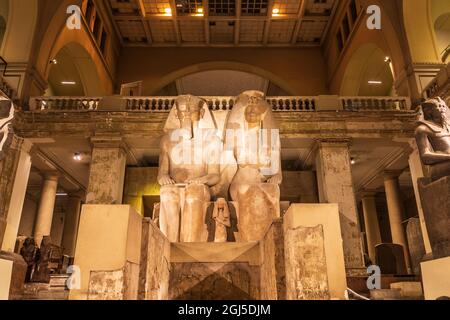 Afrique, Égypte, le Caire. 4 octobre 2018. Statue colossale d'Amenhotep III et de Tiye au Musée égyptien du Caire. (Usage éditorial uniquement) Banque D'Images