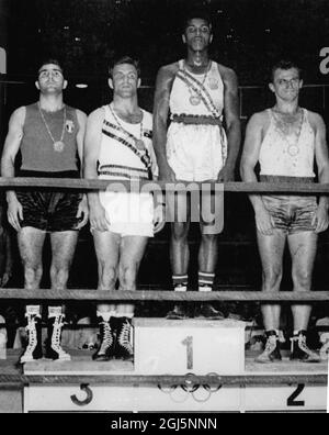 Tournoi olympique de boxe 1960 or (Muhammad Ali) Cassius Clay Silver Z Pietrzykowski bronze Ciulio Sarandi et Antony Madigan Banque D'Images