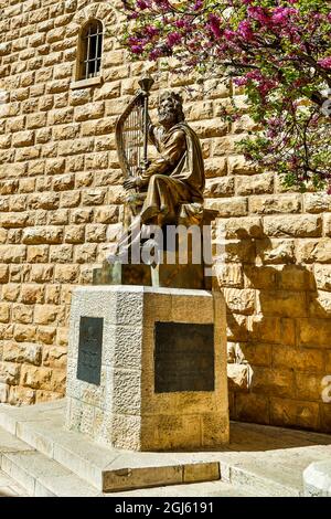 Israël, Jérusalem. Mont Zion, statue du roi David près de la salle supérieure. Banque D'Images