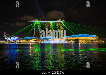 Spectacle de lumière et d'eau Spectra à Marina Bay Sands, Singapour. Banque D'Images