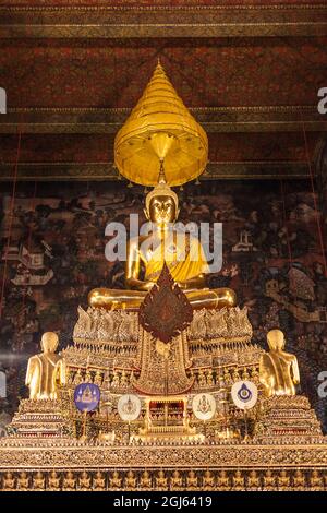 Thaïlande, Bangkok. Ko Ratanakosin, Wat Pho, Phra Buddha Deva Patimakorn, lieu de sépulture du roi Rama I. Banque D'Images