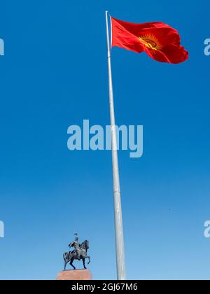 Monument du héros national Manas 'Aykol Manas' par Bazarbai Sydykov. Ala trop place dans le centre-ville. La capitale Bishkek situé dans les contreforts Banque D'Images