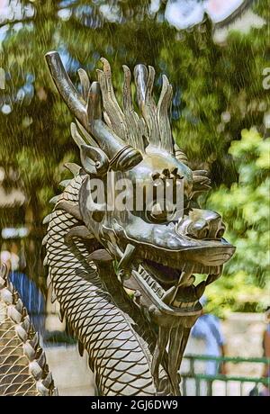 Dragon de bronze, Palais de l'Excellence du rassemblement, Cité interdite, Pékin Banque D'Images