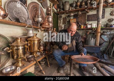 Azerbaïdjan, Lahic. Métallurgiste. (M.) Banque D'Images