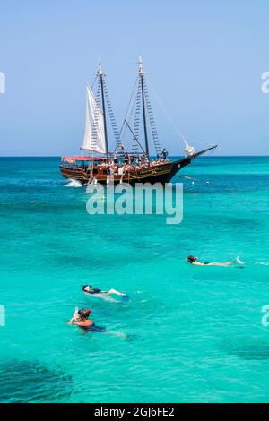 Plongée libre au large de la plage de Malmok, Aruba. Banque D'Images